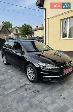 Универсал Volkswagen Golf 2019 в Ровно