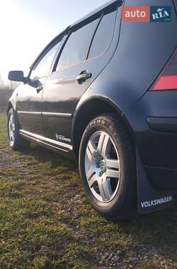 Хэтчбек Volkswagen Golf 2002 в Дрогобыче