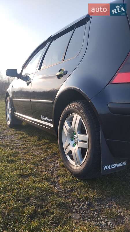 Volkswagen Golf 2002