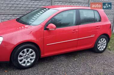 Хэтчбек Volkswagen Golf 2008 в Ровно