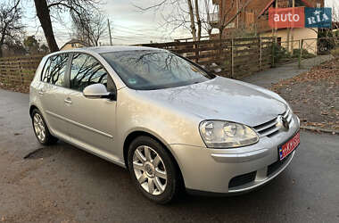 Хетчбек Volkswagen Golf 2005 в Києві