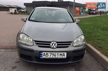 Хэтчбек Volkswagen Golf 2004 в Немирове