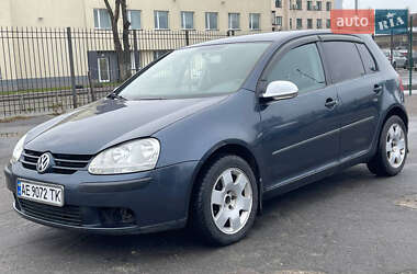 Хетчбек Volkswagen Golf 2004 в Києві
