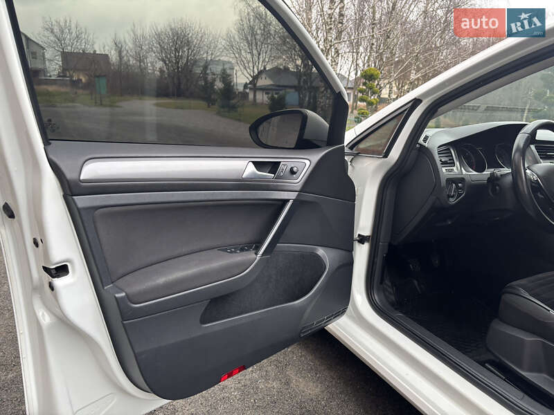 Универсал Volkswagen Golf 2014 в Хмельницком