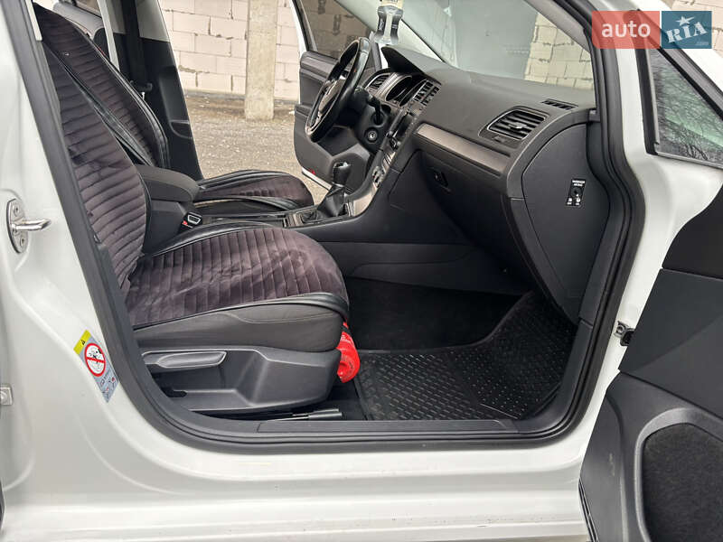 Универсал Volkswagen Golf 2014 в Хмельницком