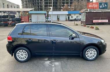Хэтчбек Volkswagen Golf 2009 в Киеве