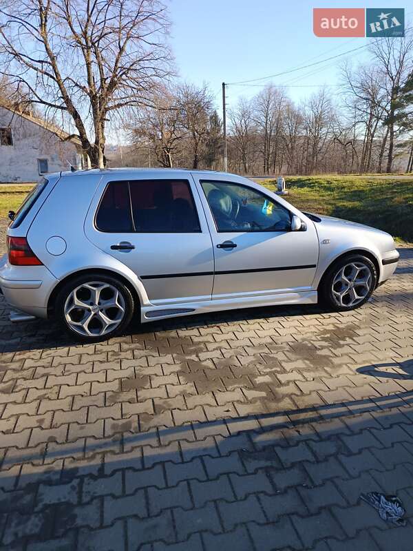Хэтчбек Volkswagen Golf 2000 в Сторожинце