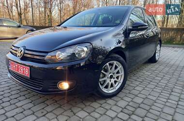 Хэтчбек Volkswagen Golf 2010 в Луцке
