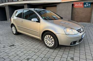 Хетчбек Volkswagen Golf 2005 в Івано-Франківську