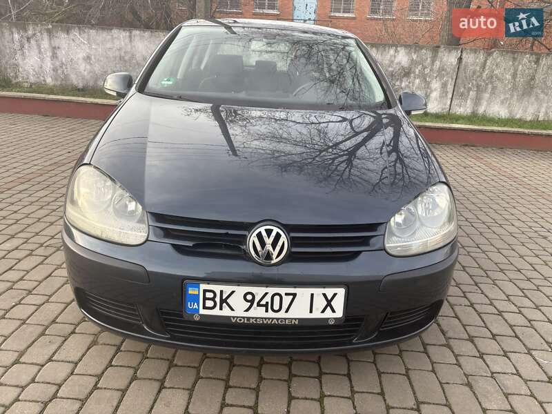 Volkswagen Golf 2004