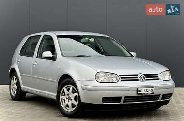 Хетчбек Volkswagen Golf 2001 в Луцьку