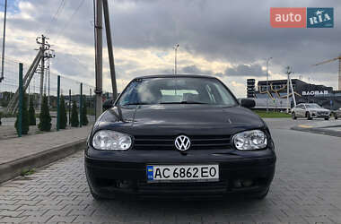 Хетчбек Volkswagen Golf 2001 в Луцьку