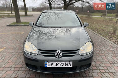 Хэтчбек Volkswagen Golf 2004 в Кропивницком