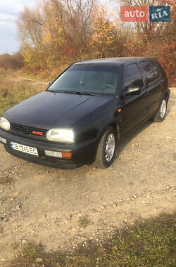 Хэтчбек Volkswagen Golf 1993 в Черновцах