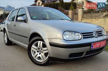Хетчбек Volkswagen Golf 2002 в Тернополі
