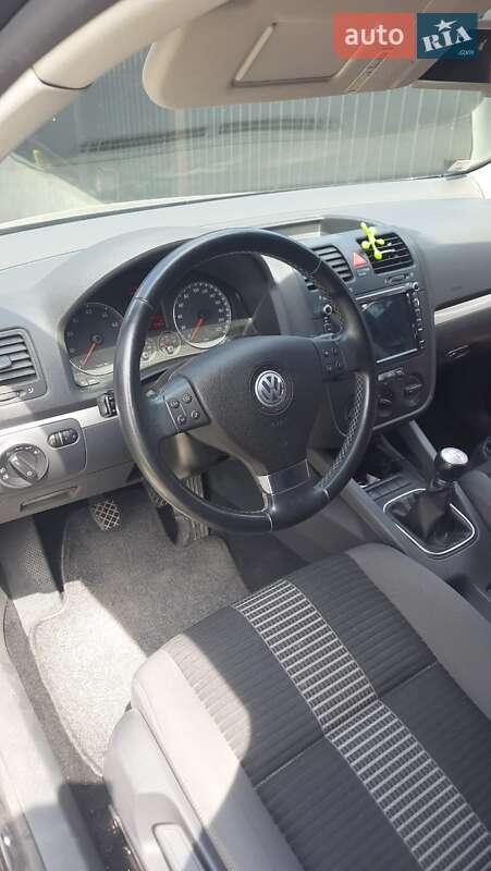 Хэтчбек Volkswagen Golf 2008 в Сокале