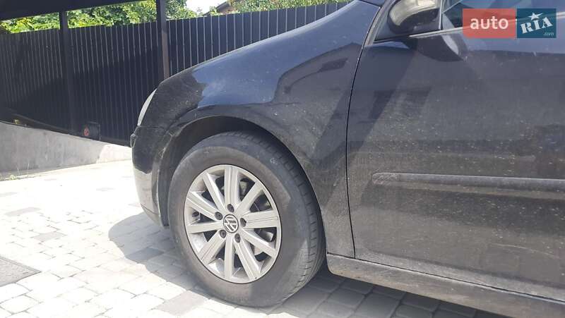 Хэтчбек Volkswagen Golf 2008 в Сокале