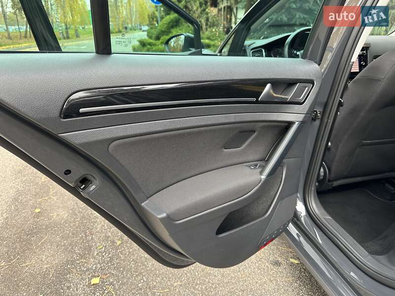 Универсал Volkswagen Golf 2018 в Броварах фото 54 Универсал Volkswagen Golf 2018 в Броварах