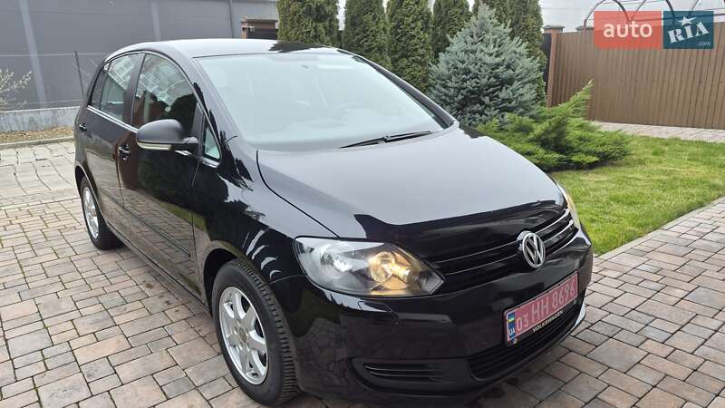 Хэтчбек Volkswagen Golf 2012 в Ровно