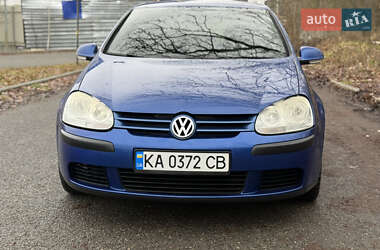Хетчбек Volkswagen Golf 2004 в Києві