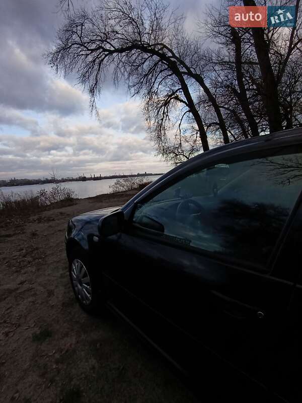 Хетчбек Volkswagen Golf 2000 в Кременчуці