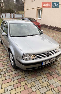 Хэтчбек Volkswagen Golf 2002 в Львове