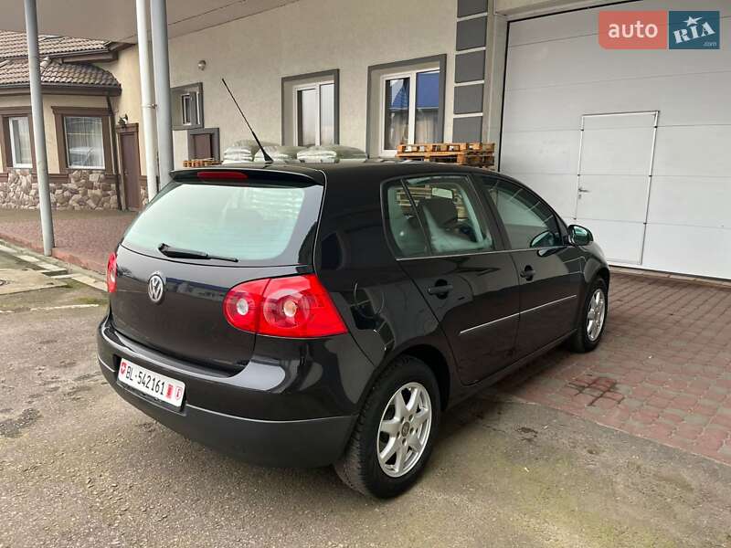 Хетчбек Volkswagen Golf 2006 в Рівному
