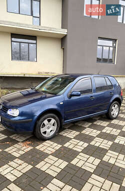 Хэтчбек Volkswagen Golf 2002 в Буске