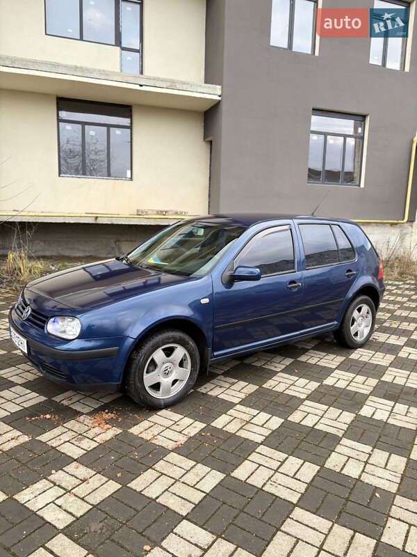 Volkswagen Golf 2002