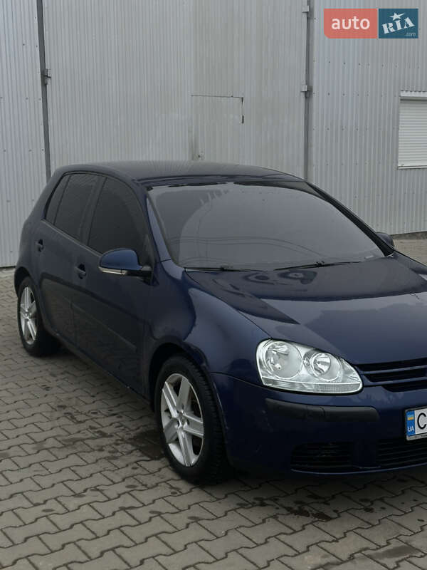 Хэтчбек Volkswagen Golf 2005 в Косове