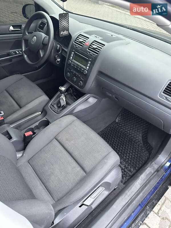 Хэтчбек Volkswagen Golf 2005 в Косове