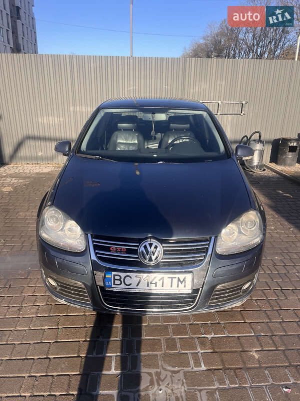 Хетчбек Volkswagen Golf 2004 в Львові