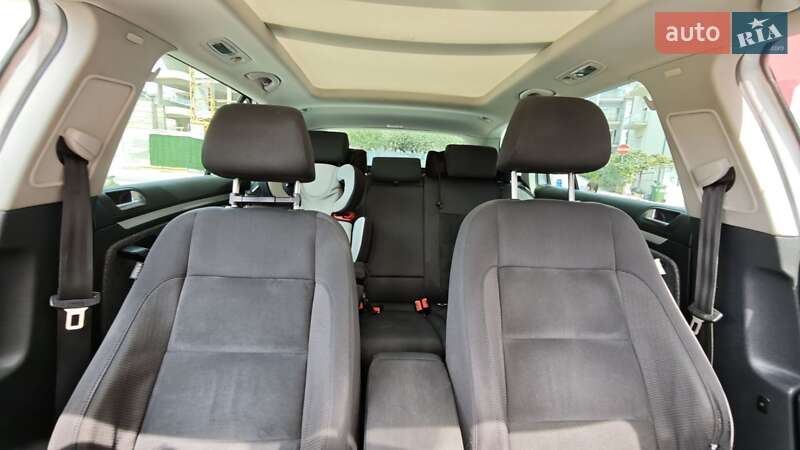 Універсал Volkswagen Golf 2009 в Вінниці