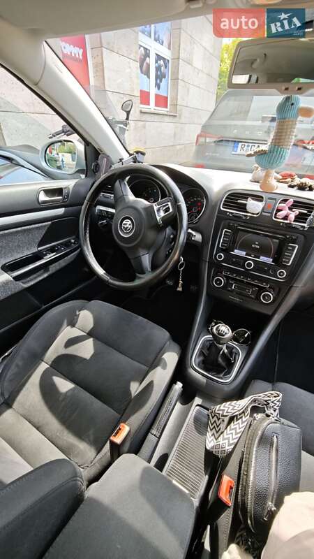 Універсал Volkswagen Golf 2009 в Вінниці