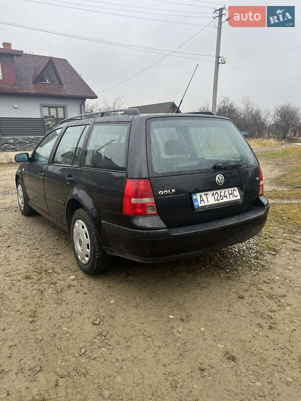 Універсал Volkswagen Golf 2004 в Надвірній