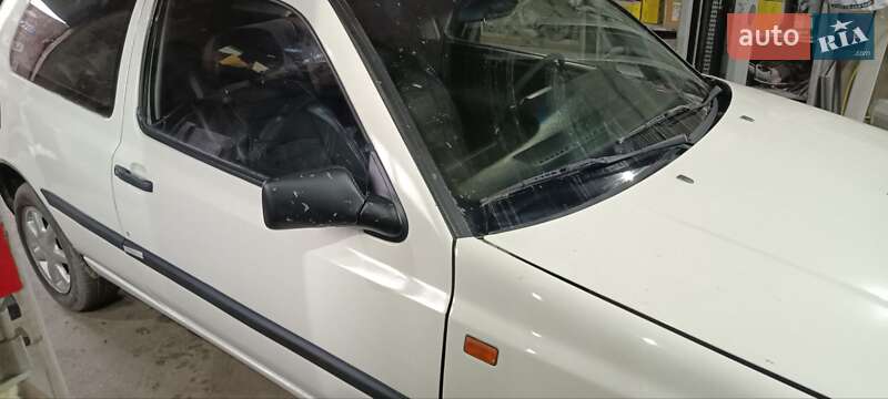 Хетчбек Volkswagen Golf 1995 в Жовкві фото 3 Хетчбек Volkswagen Golf 1995 в Жовкві