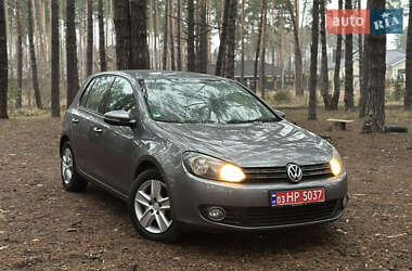 Хэтчбек Volkswagen Golf 2009 в Киеве