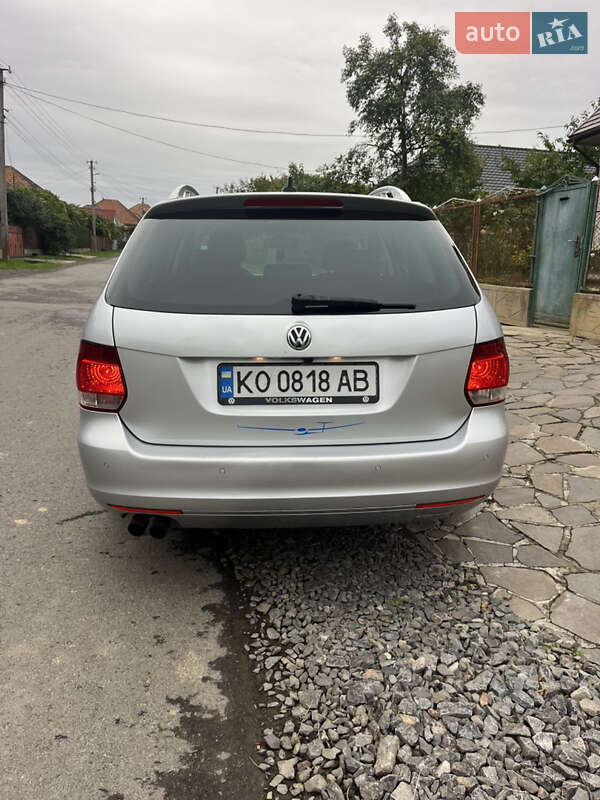 Універсал Volkswagen Golf 2010 в Мукачевому