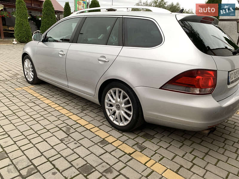 Універсал Volkswagen Golf 2010 в Мукачевому