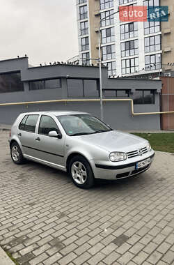 Хетчбек Volkswagen Golf 2003 в Луцьку