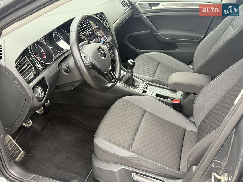 Універсал Volkswagen Golf 2018 в Стрию