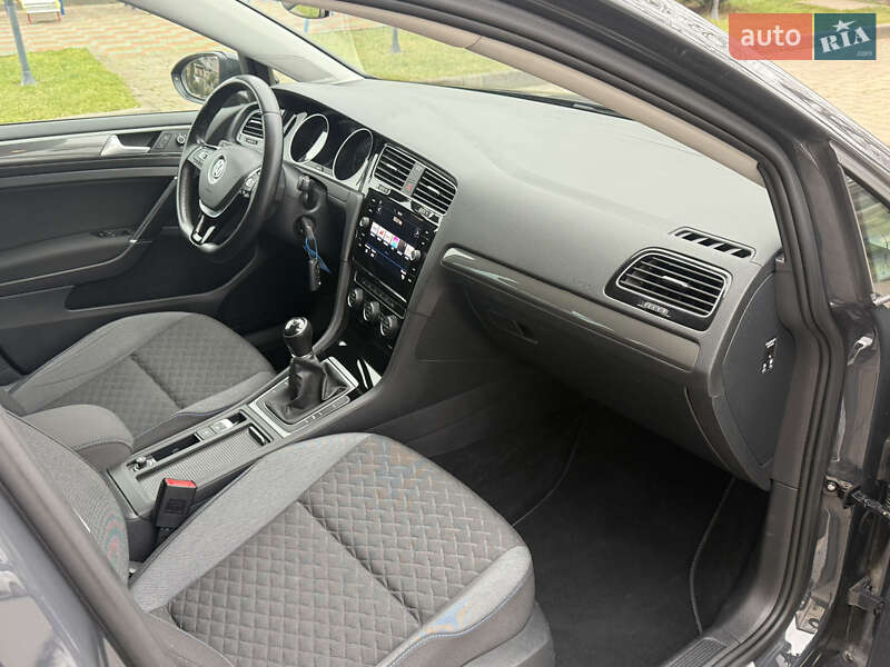 Універсал Volkswagen Golf 2018 в Стрию