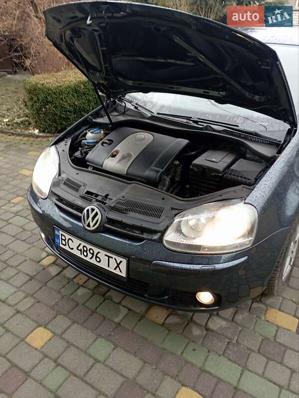 Volkswagen Golf 2004