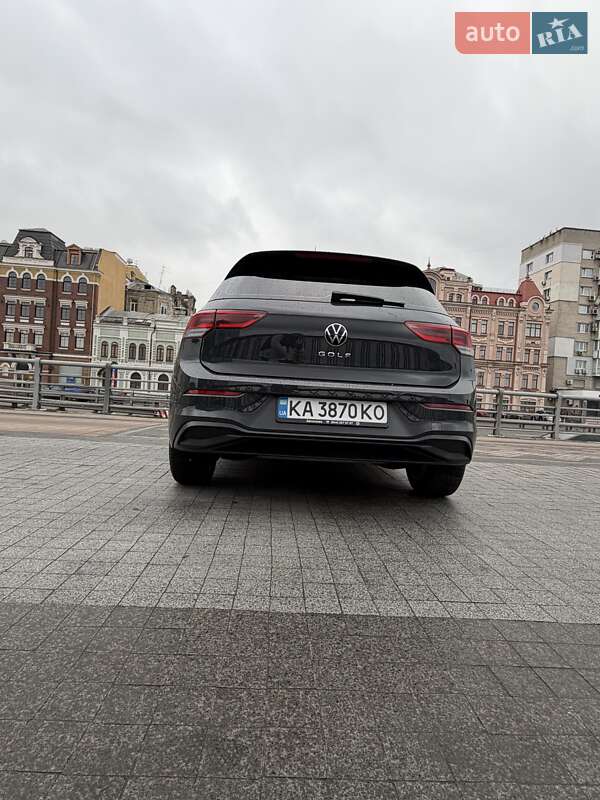 Хетчбек Volkswagen Golf 2022 в Києві