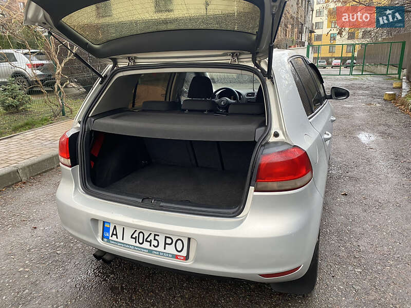 Хэтчбек Volkswagen Golf 2008 в Киеве