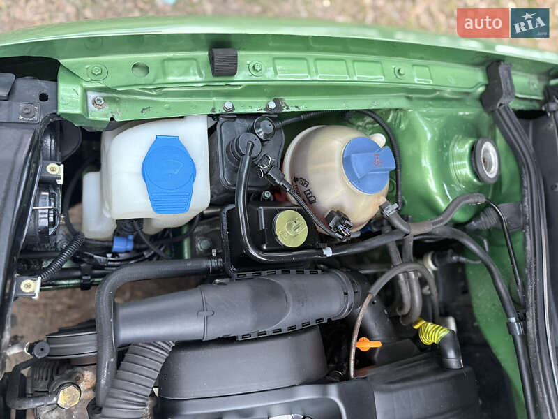 Хетчбек Volkswagen Golf 2000 в Турці