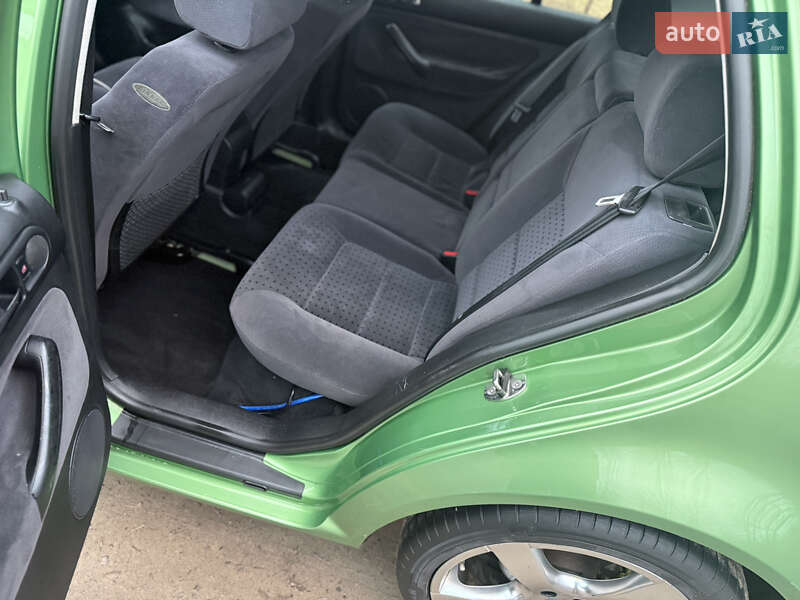 Хетчбек Volkswagen Golf 2000 в Турці