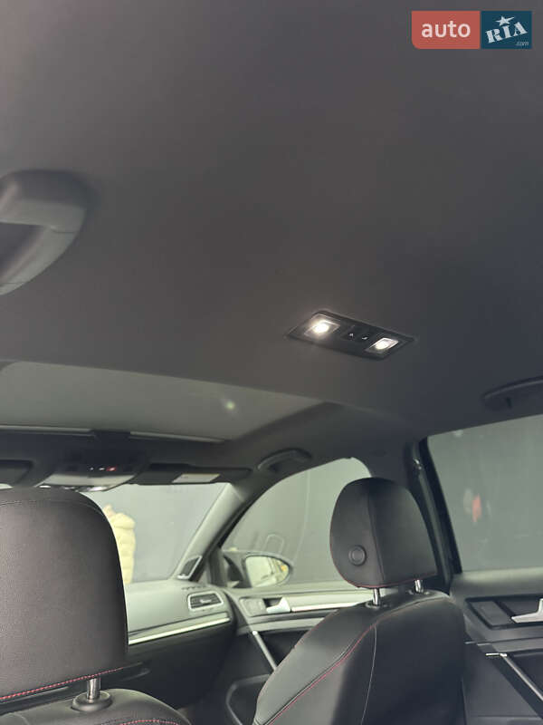 Хетчбек Volkswagen Golf 2016 в Києві