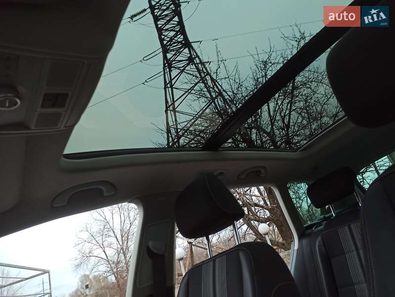 Універсал Volkswagen Golf 2012 в Запоріжжі