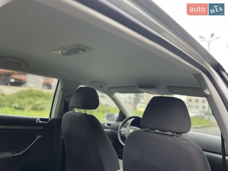 Хетчбек Volkswagen Golf 2006 в Шепетівці